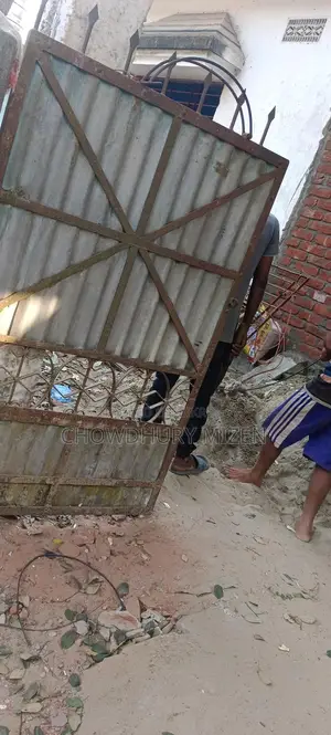 ঘরের গিরিল, জানালা গিরিল সহ, দরাজা ইত্যাদি