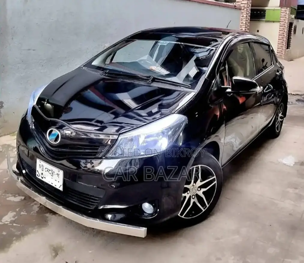 Toyota Vitz 1.3 FWD 5dr 2011 Black