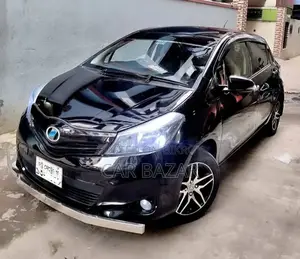 Toyota Vitz 1.3 FWD 5dr 2011 Black