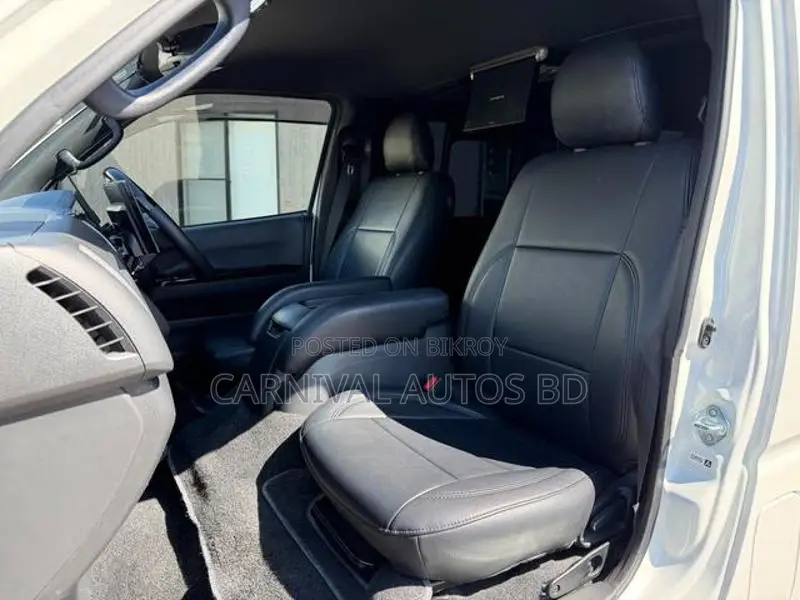 Toyota Hiace SUPER GL DARK PRIME 2021