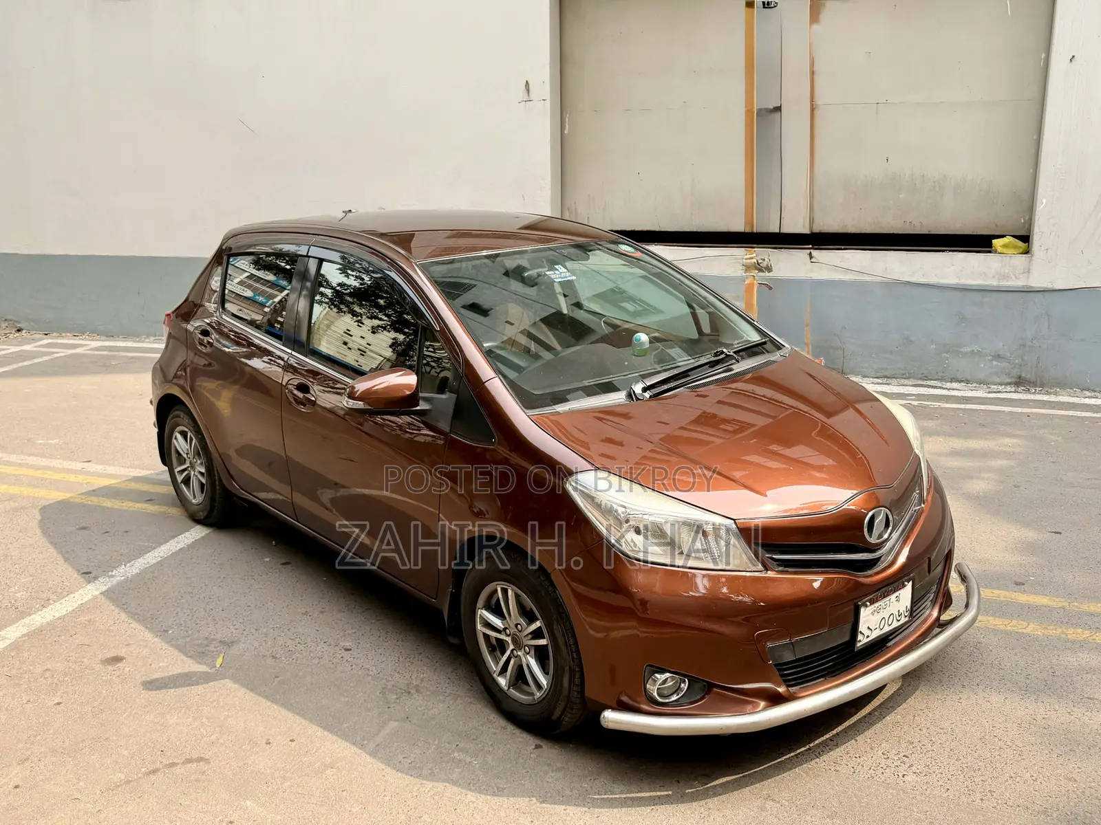 Toyota Vitz , 2012