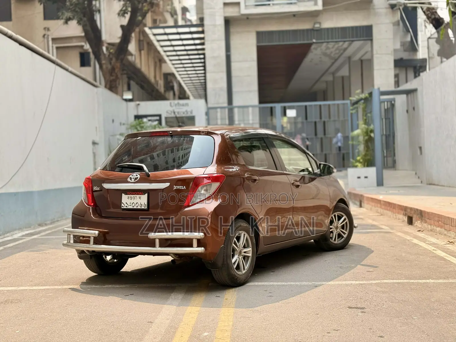 Toyota Vitz , 2012