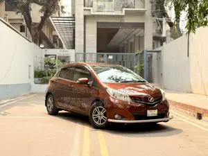 Toyota Vitz , 2012
