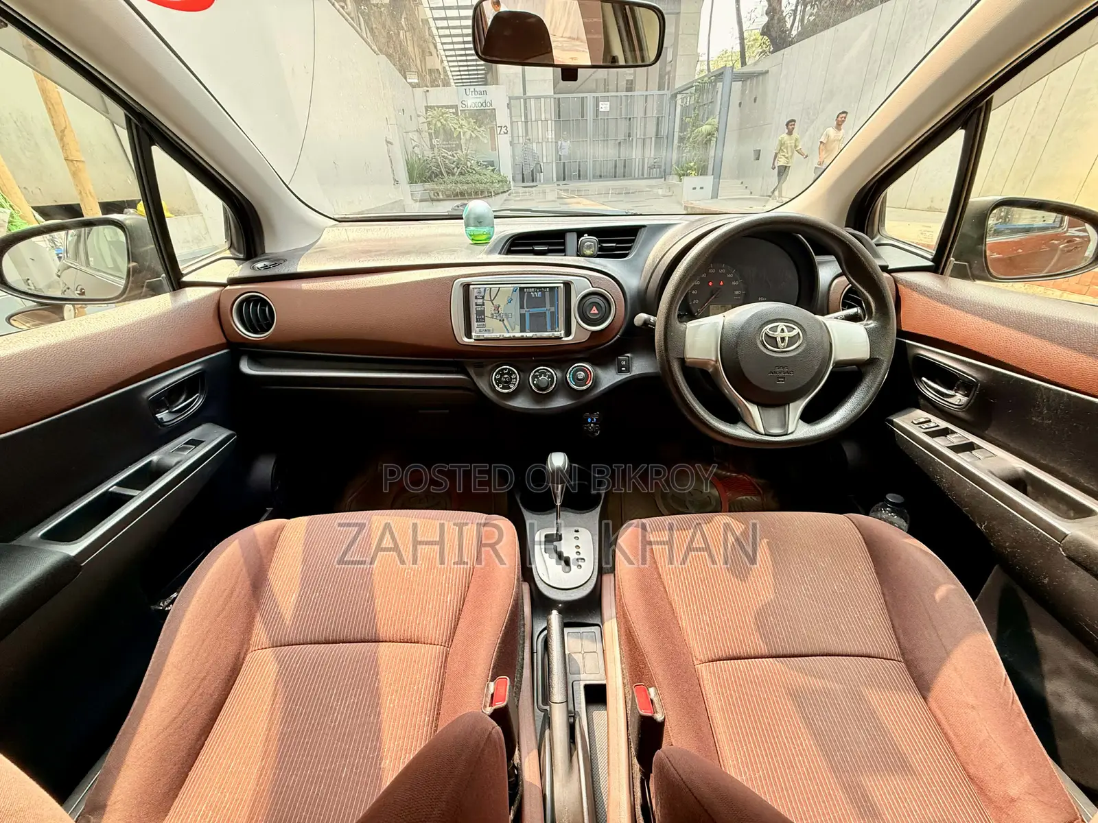 Toyota Vitz , 2012