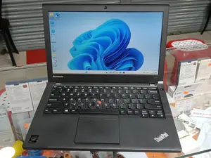 Lenovo Thinkpad X240 I7 4th Gen Ram 4gb, SSD 128gb Laptop.