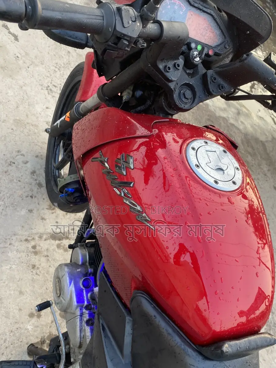 Bajaj Pulsar 150 . 2012