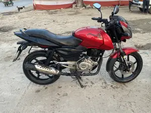Bajaj Pulsar 150 . 2012