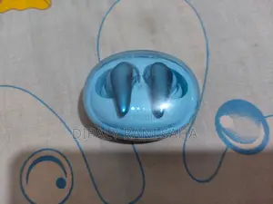 ব্লুটুথ হেডফোন ইয়ারবাডস
