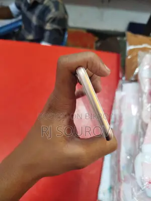 Apple iPhone 8 . (Used)