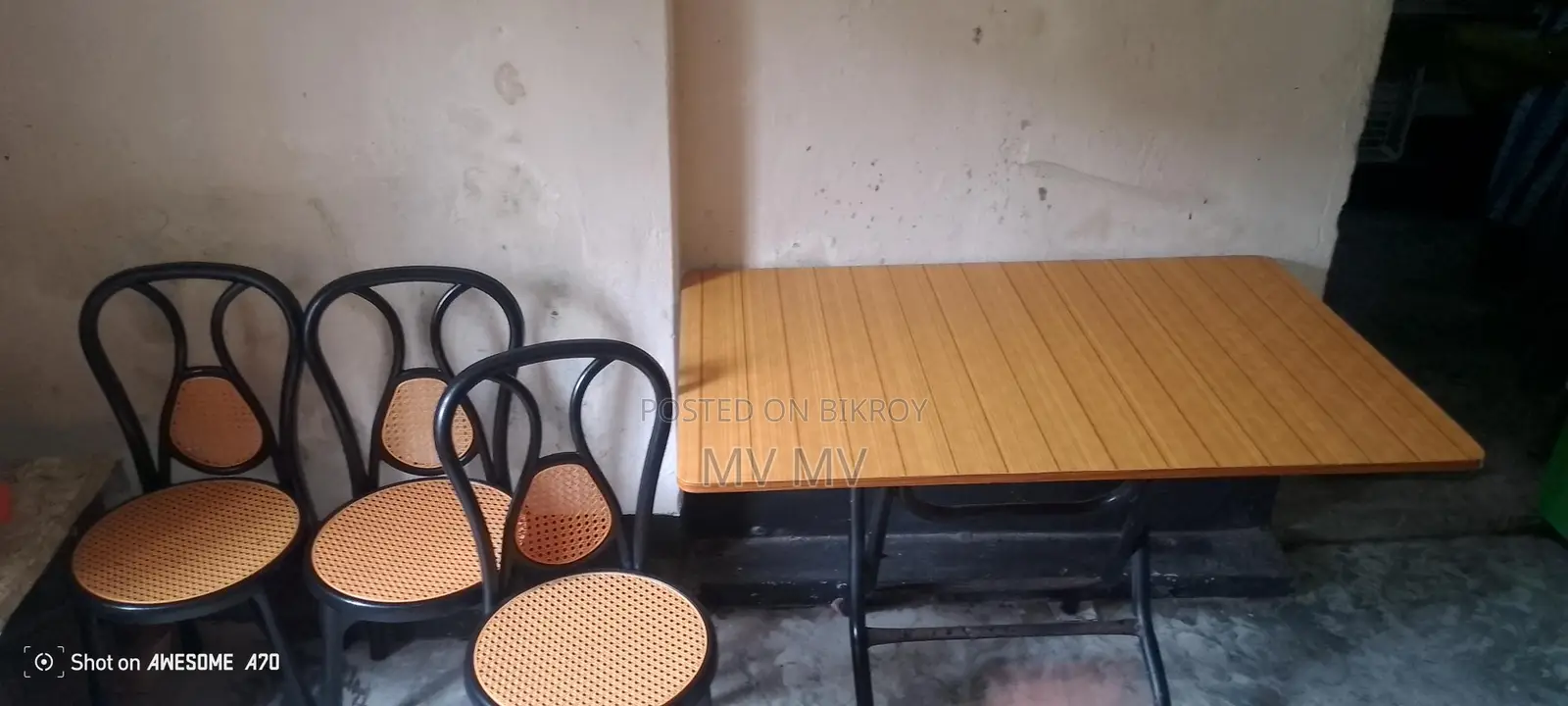 Dining Table for sale