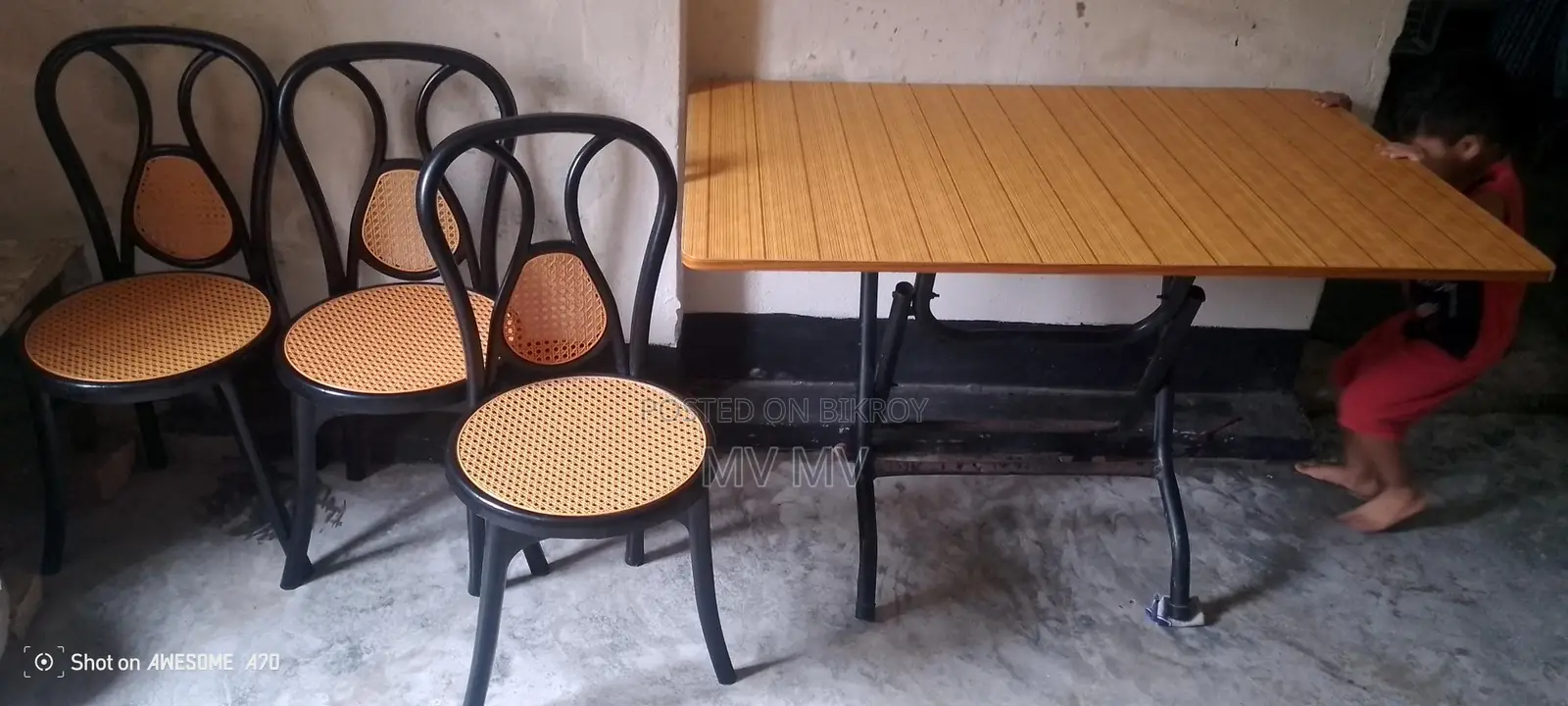 Dining Table for sale