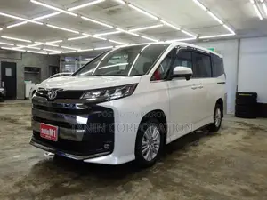 Toyota Noah Hybrid S-Z 4.5 2022