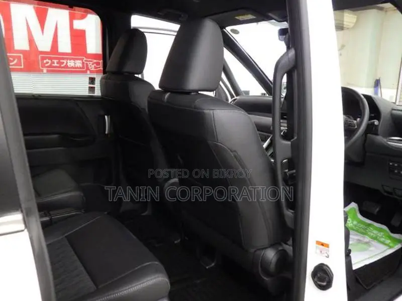 Toyota Noah Hybrid S-Z 4.5 2022
