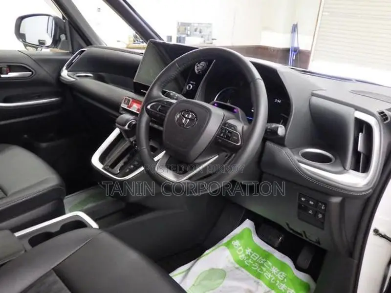 Toyota Noah Hybrid S-Z 4.5 2022