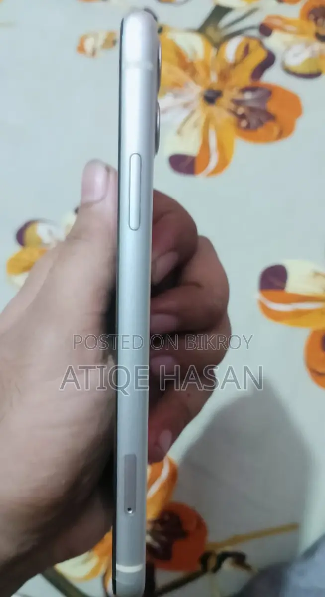 অ্যাপল আইফোন ১১ সুপার ফ্রেশ (ব্যবহৃত)