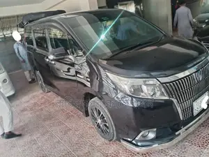 Toyota Esquire hybrid 2015