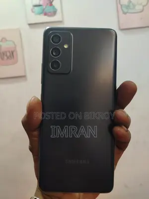 Samsung galaxy quantum 2 (Used)