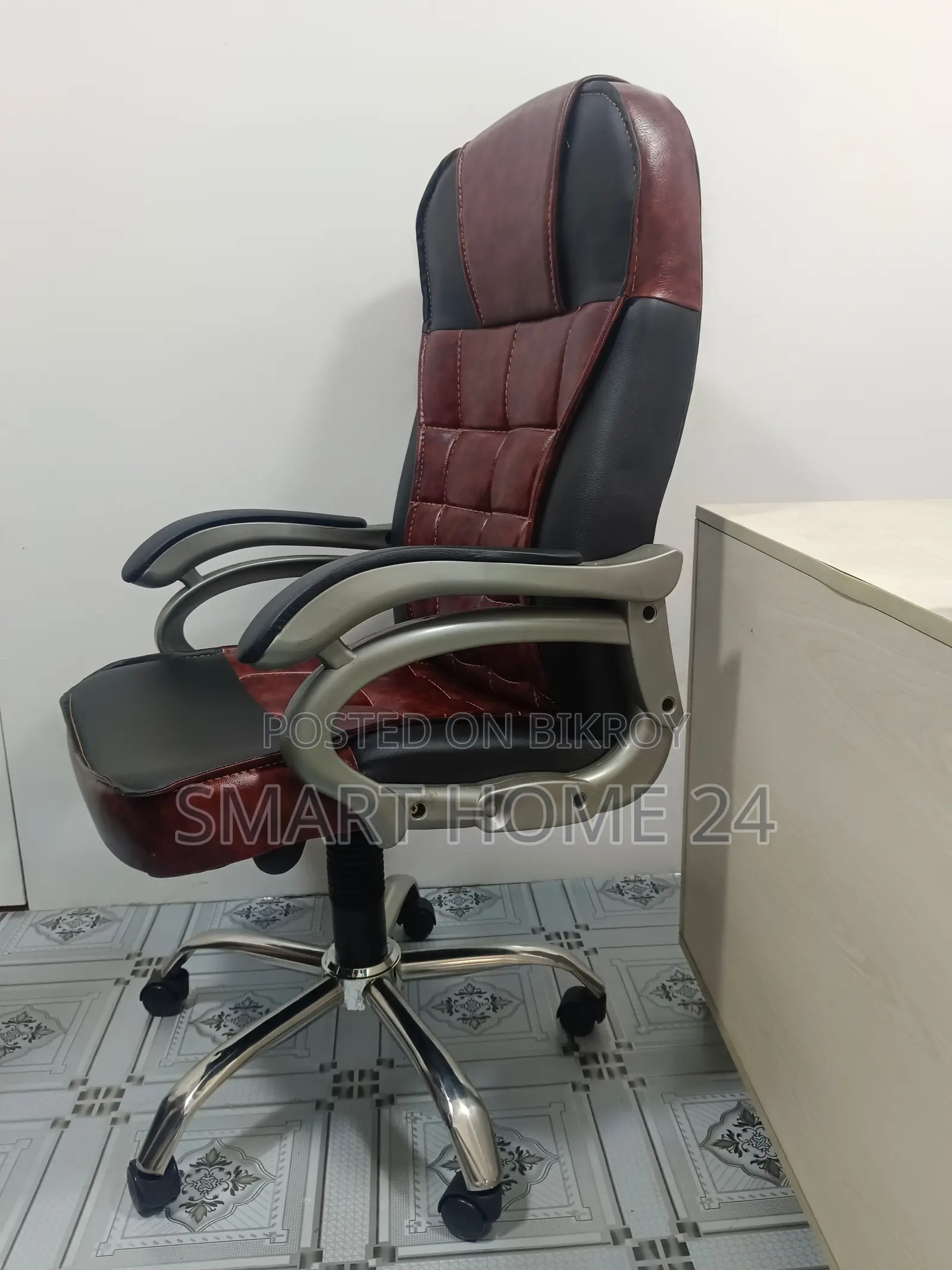 Executive Leather Office Chair Dual Color High Back Design and Comfort