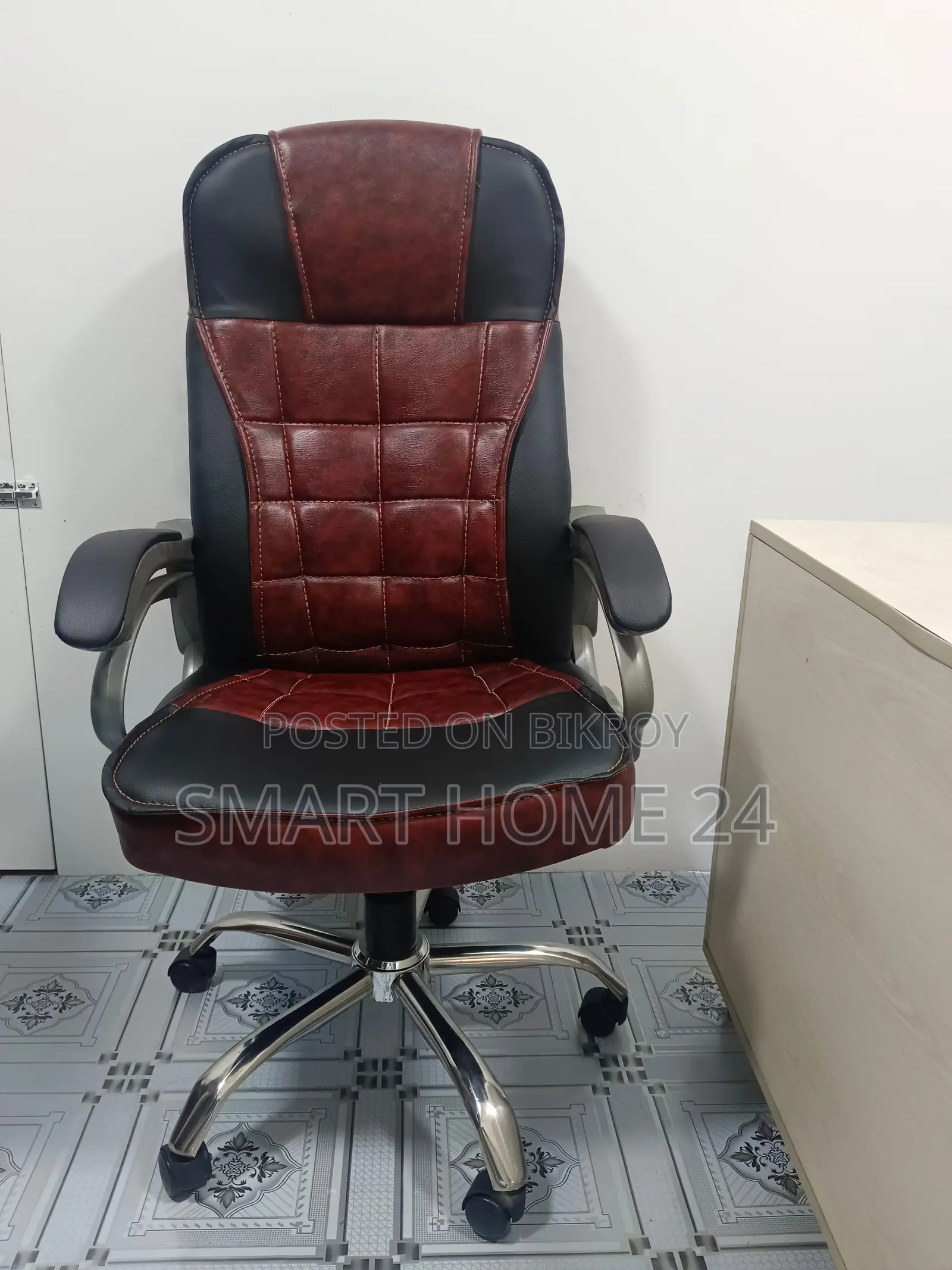 Executive Leather Office Chair Dual Color High Back Design and Comfort