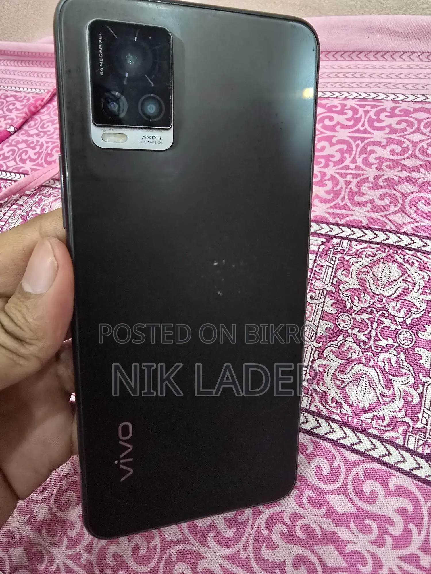 Vivo V20 . (Used)