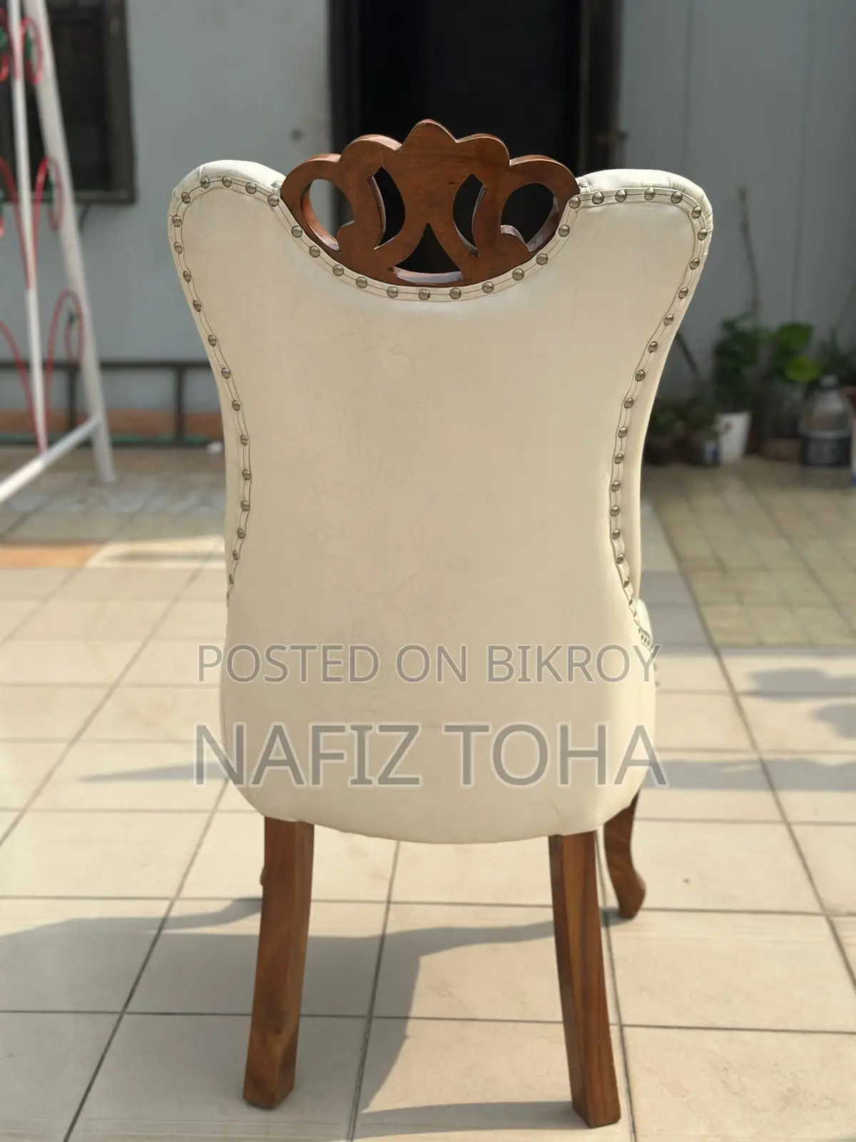 Six chairs for urgent sale.