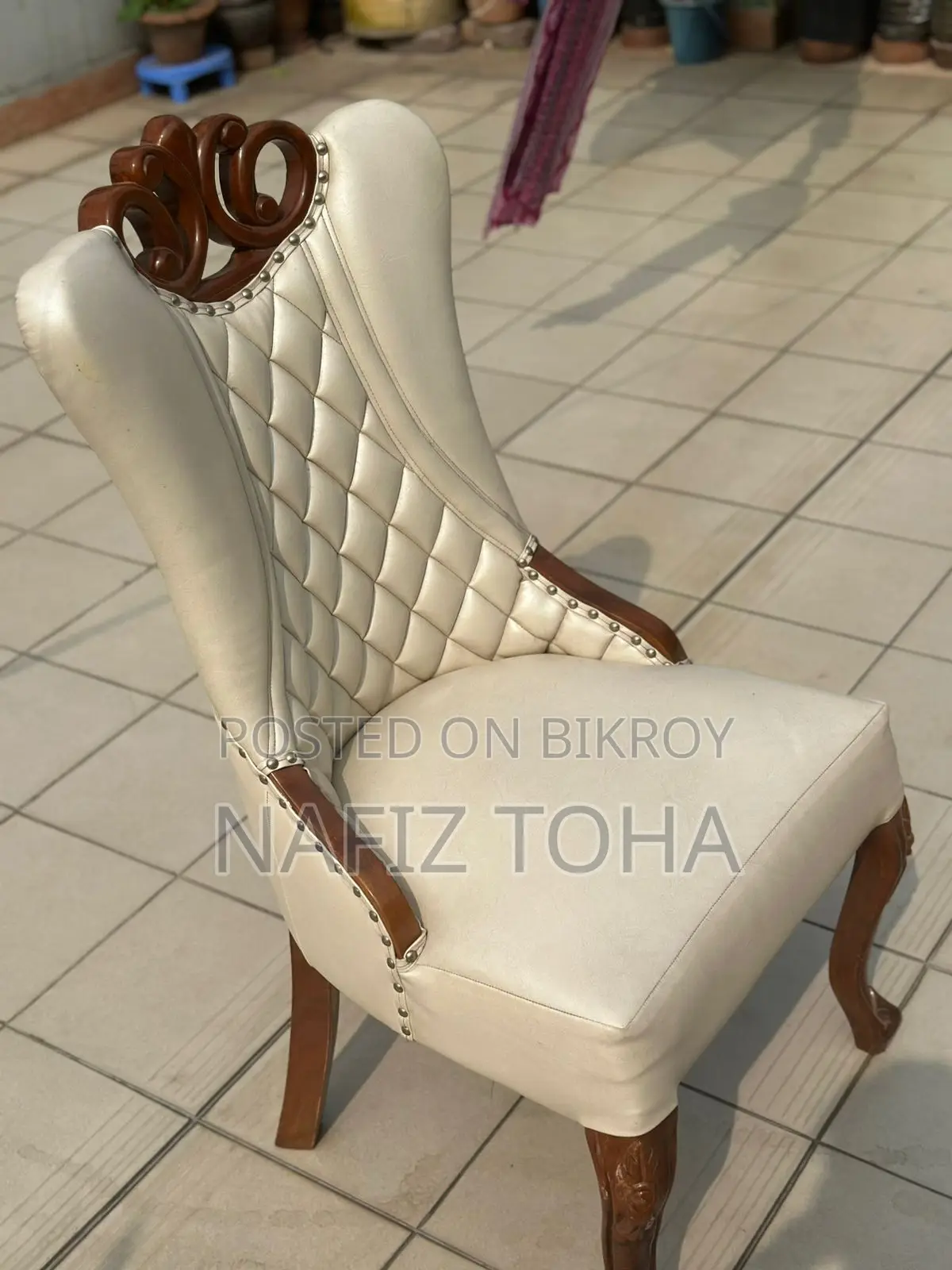 Six chairs for urgent sale.