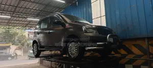 Mahindra Quanto gray 2015