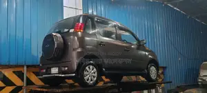 Mahindra Quanto gray 2015