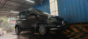 Mahindra Quanto gray 2015