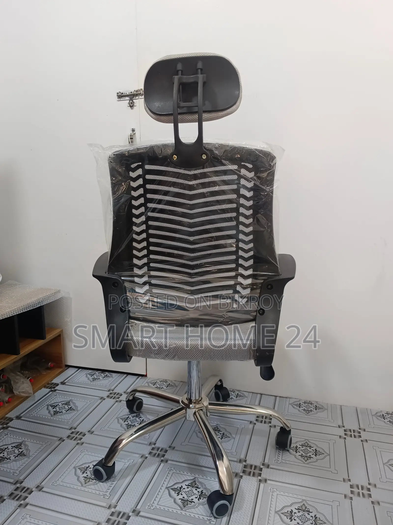 Premium Grey Ergonomic Mesh Office Chair with Headrest