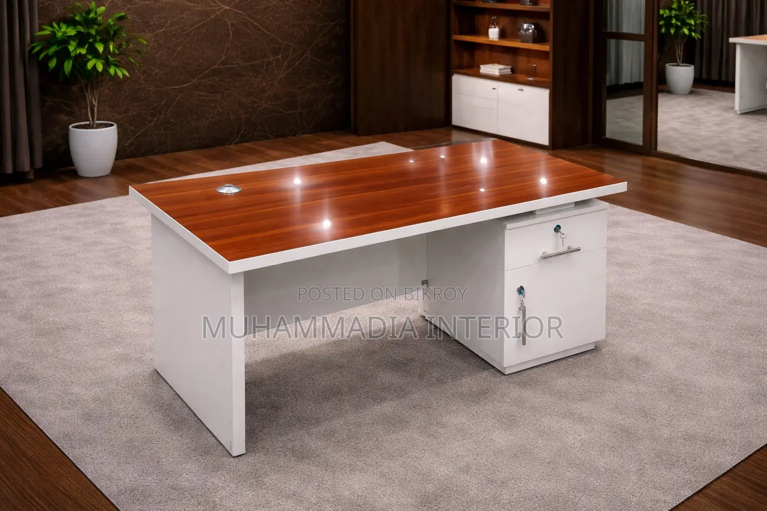 Executive Table (MID-435)