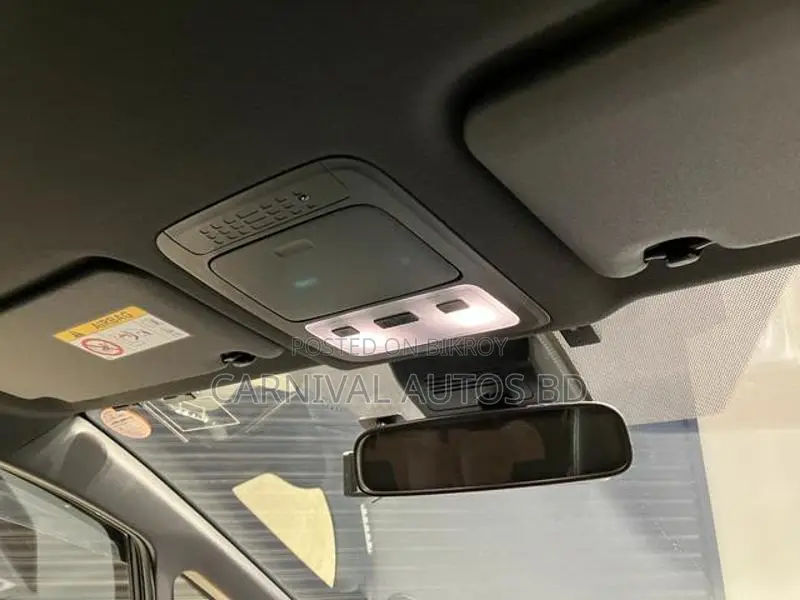 Toyota Noah HYBRID SI WxB III 2021