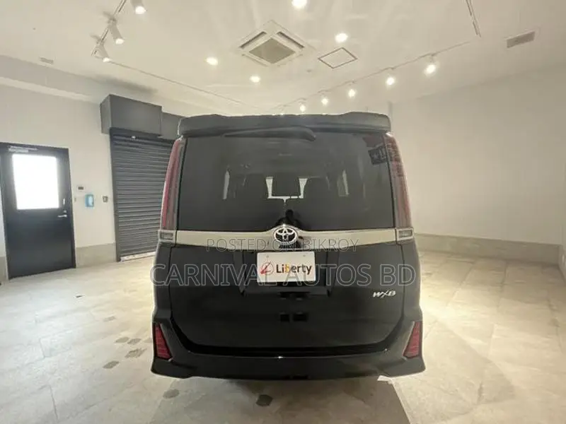 Toyota Noah HYBRID SI WxB III 2021