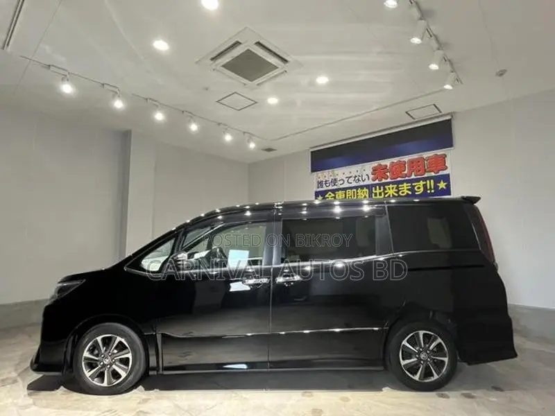 Toyota Noah HYBRID SI WxB III 2021