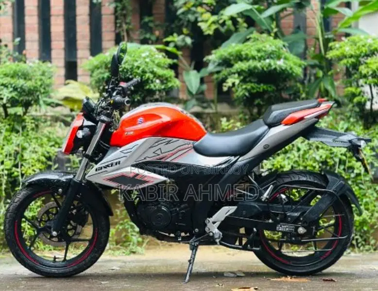 Suzuki Gixxer FI Disc Special Dual-Tone 2024