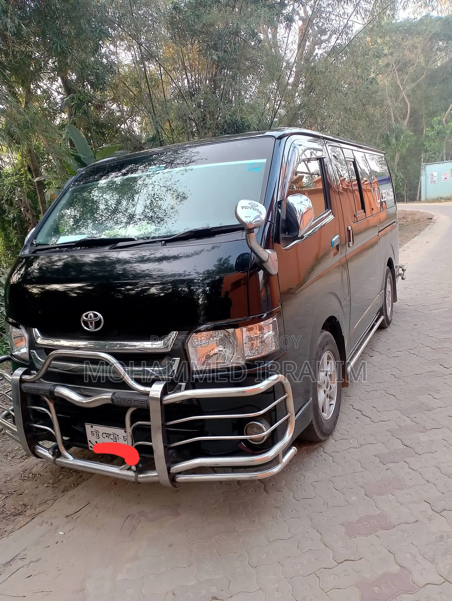 Toyota Hiace 2013