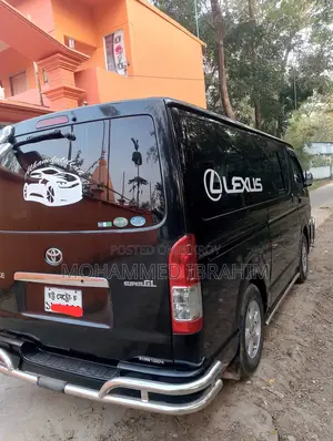 Toyota Hiace 2013
