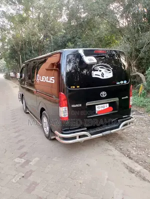 Toyota Hiace 2013