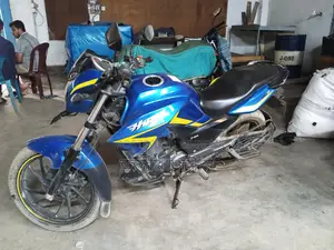 Hero Hunk 150R 2022