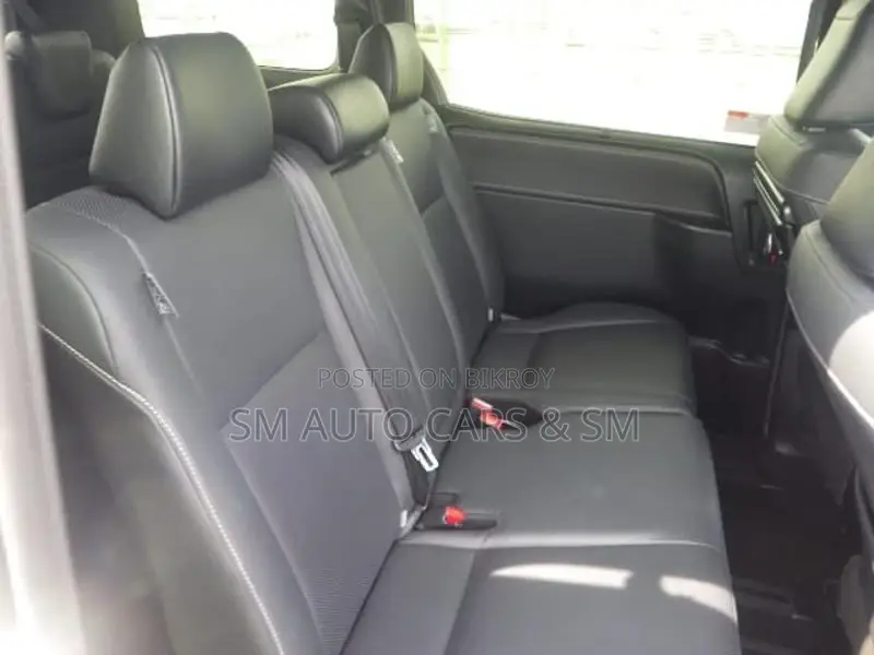 Toyota Esquire Petrol Gi 8 Seat 2021
