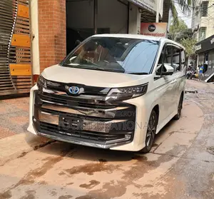 Toyota Noah SZ PACKAGE HV 2022