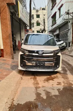 Toyota Noah SZ PACKAGE HV 2022