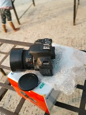 200D + 50mm STM lens full fresh like new with box