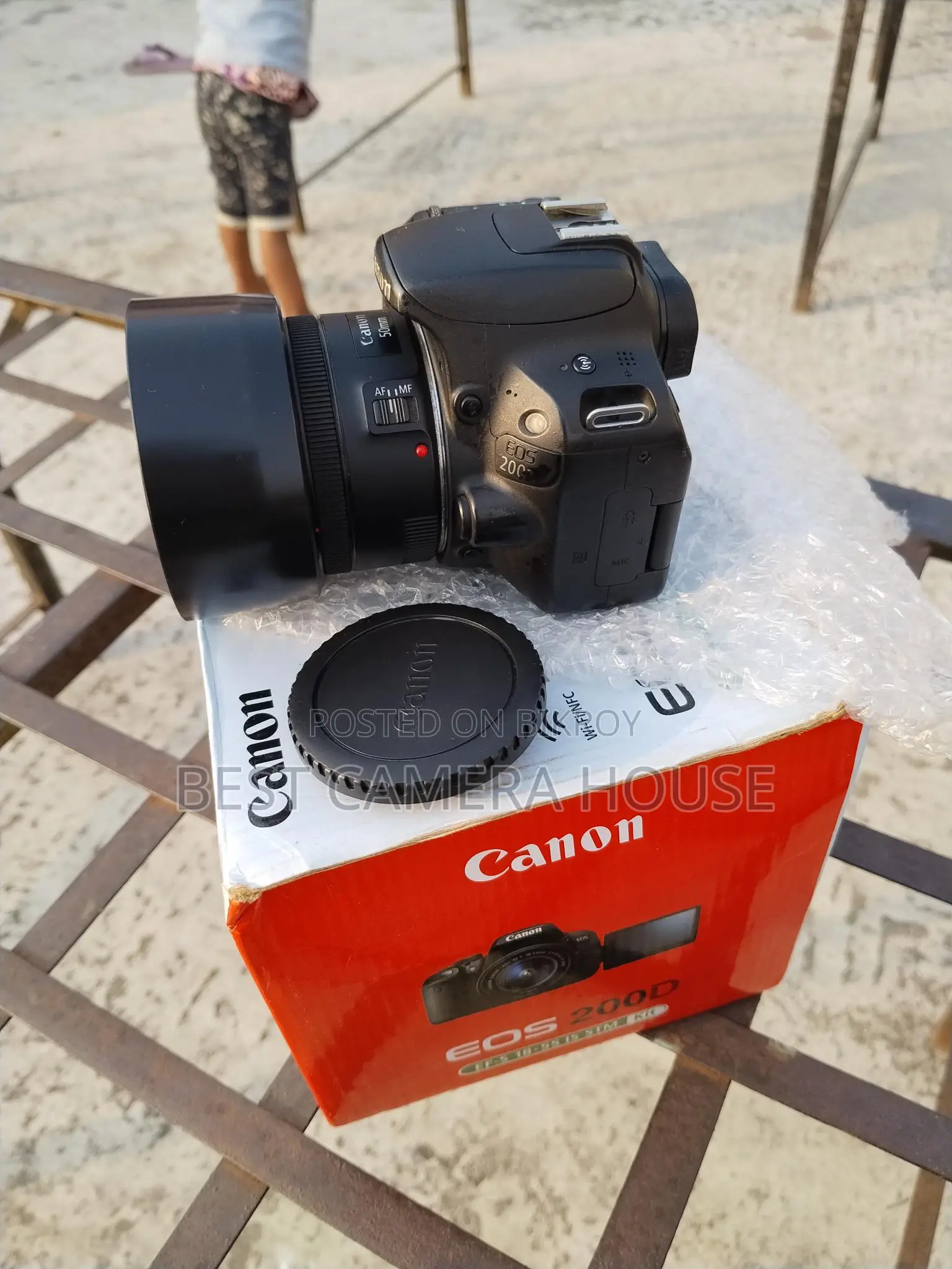200D + 50mm STM lens full fresh like new with box