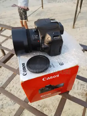 200D + 50mm STM lens full fresh like new with box