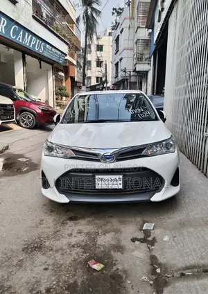 Toyota Axio PUSH HYBRID EX UNIT. 2020