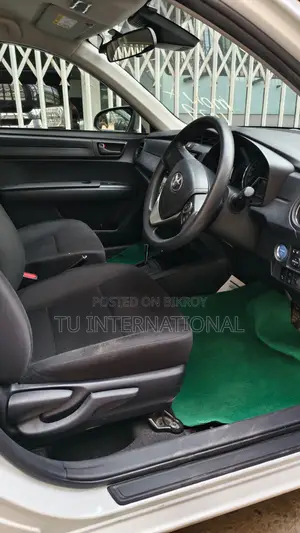 Toyota Axio PUSH HYBRID EX UNIT. 2020
