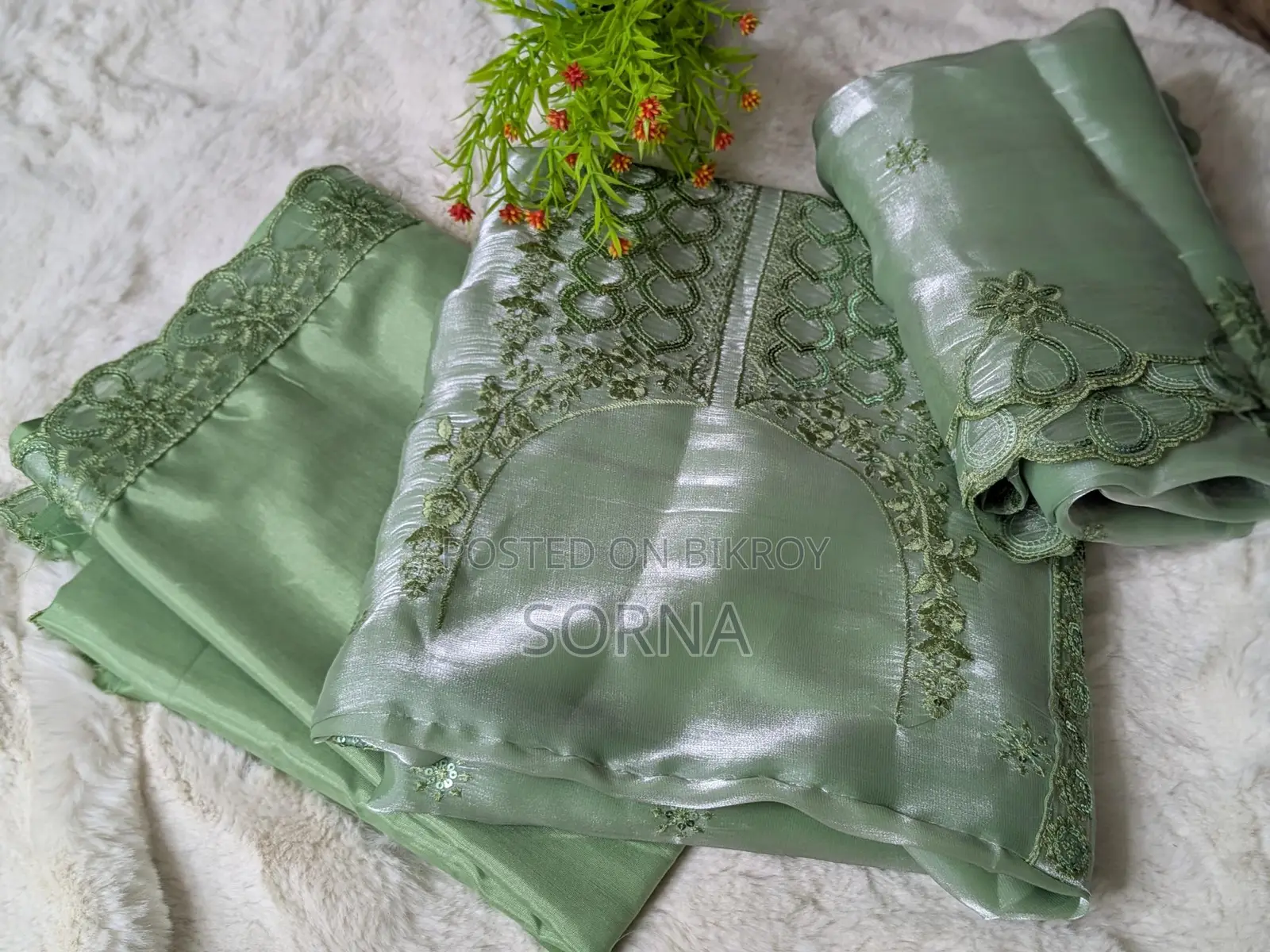 Brand new three-piece set