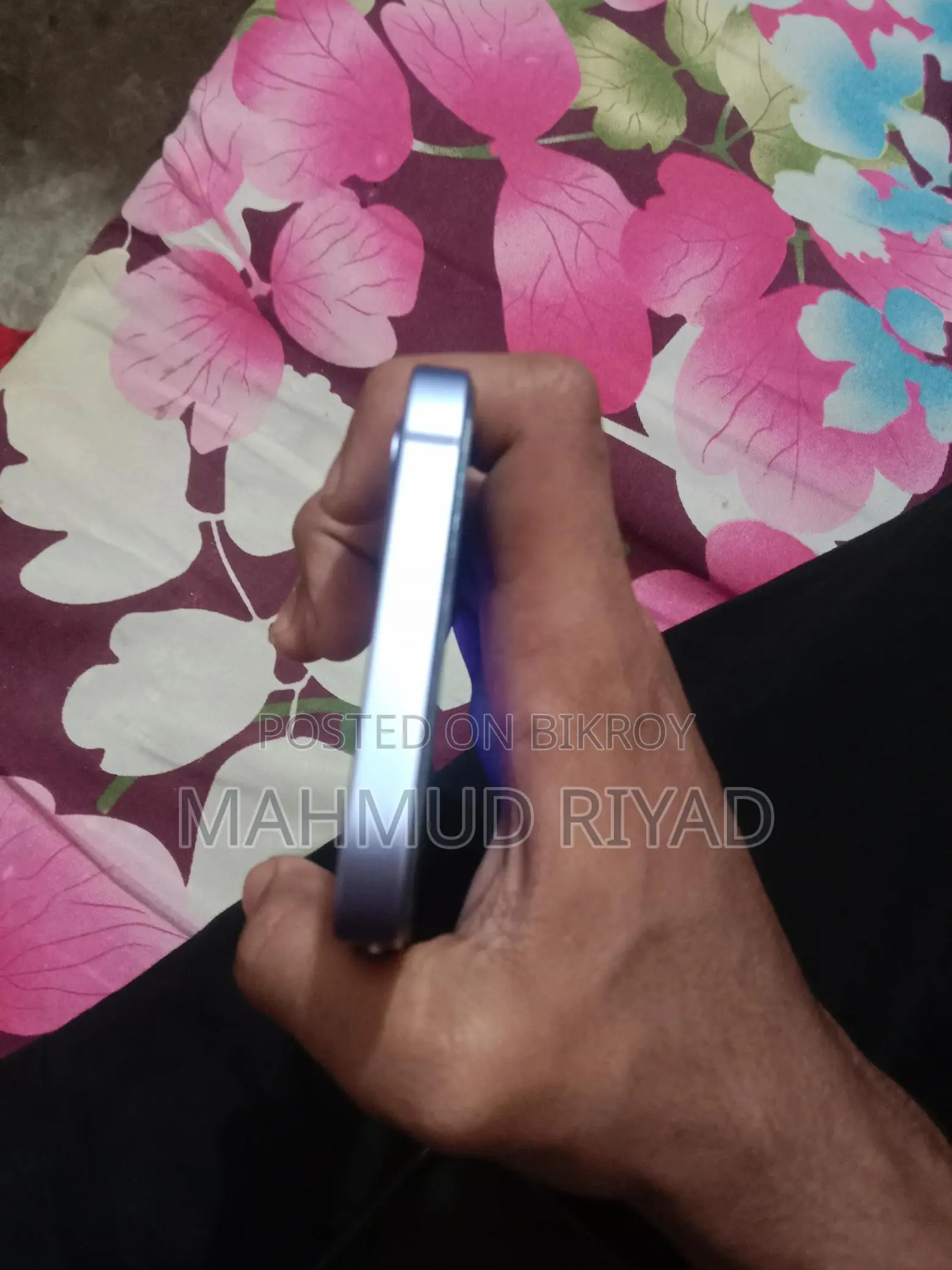 Apple iPhone 12 (Used)