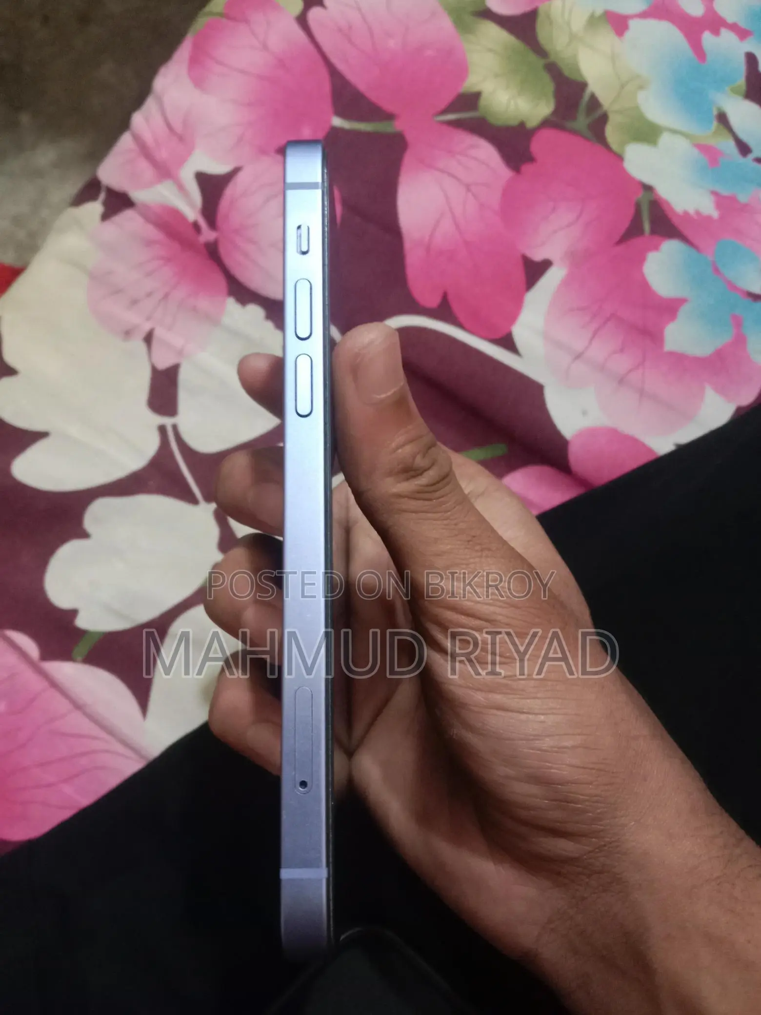 Apple iPhone 12 (Used)